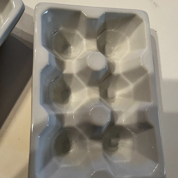 Hard Boiled Egg Porcelain Serving Tracys (Holds 12 Eggs) (h/x) - Picture 3 of 12